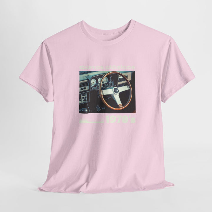 Carros Clásicos 1970's - Vibzzy™ T-Shirt - Retro Flynn